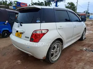 Toyota IST 2006 White