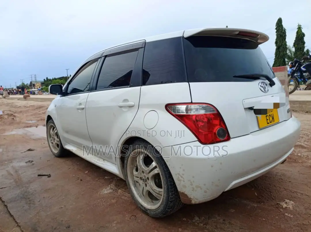 Toyota IST 2006 White