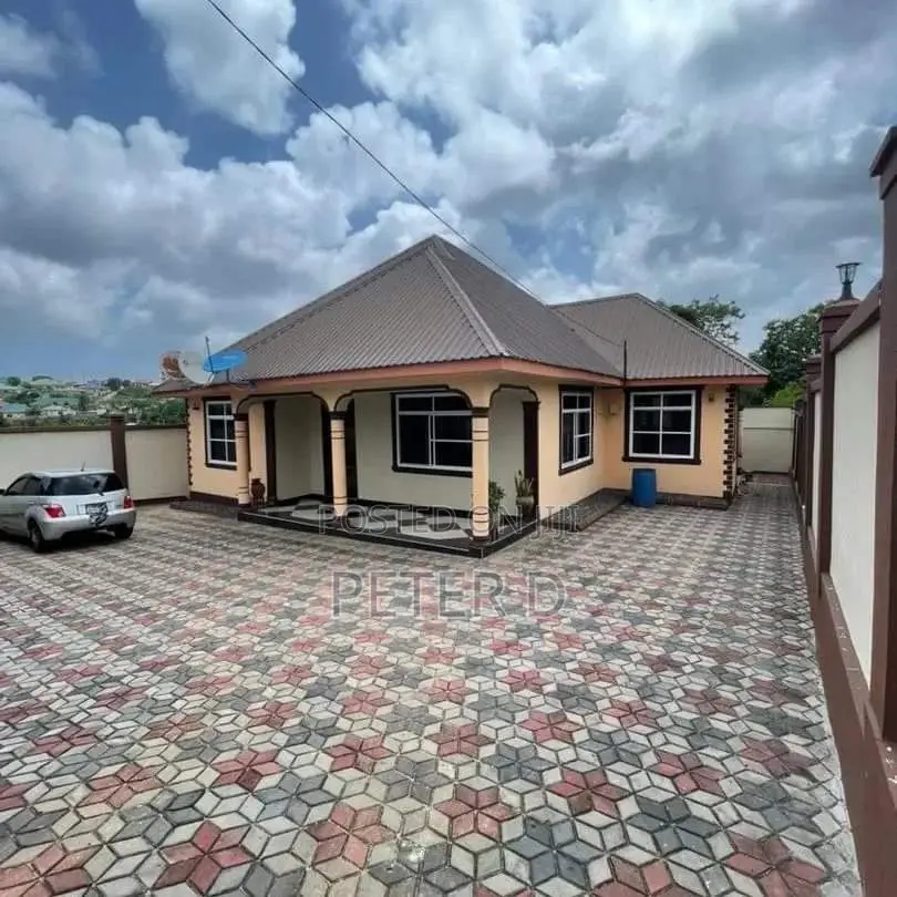 3bdrm House in Bunju for sale