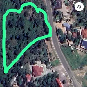 Kiwanja Kikubwa Kinagusa Barabara
