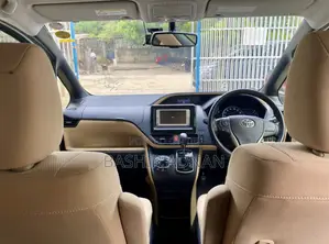 Toyota Noah 2.0 FWD (7 Seater) 2014 Silver
