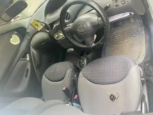 Toyota Vitz 1.3 FWD 5dr 2002 Silver