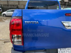 Toyota Hilux 2019 Blue