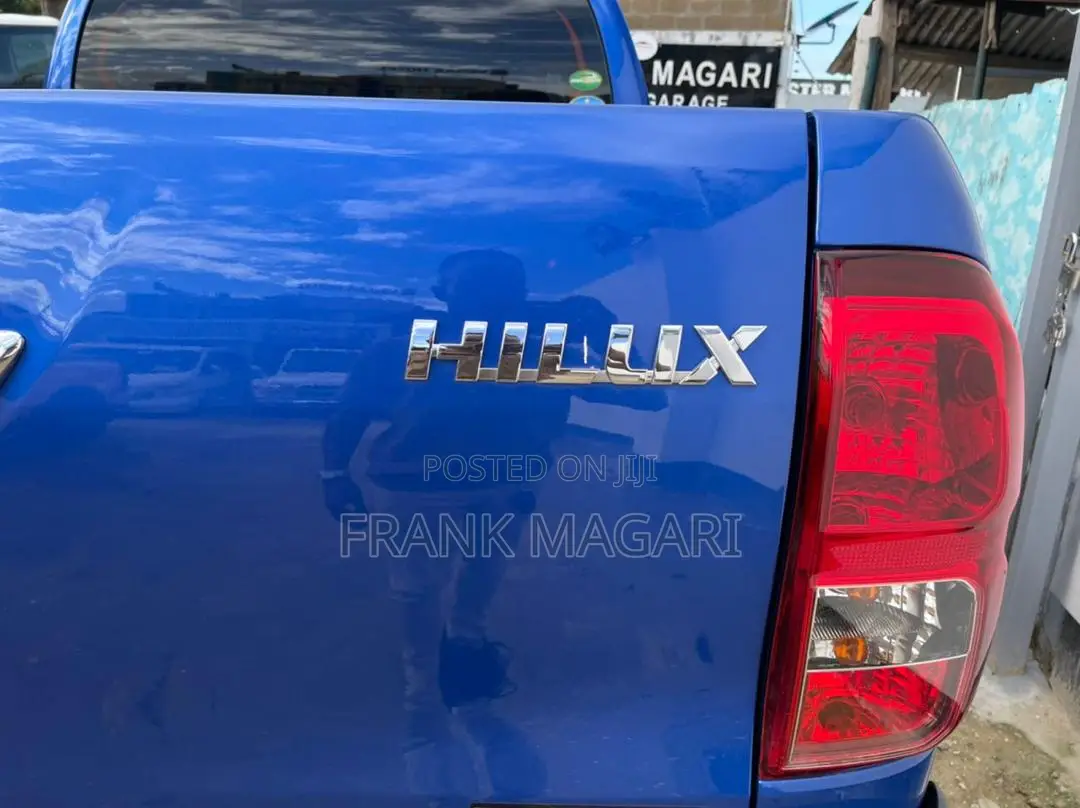 Toyota Hilux 2019 Blue