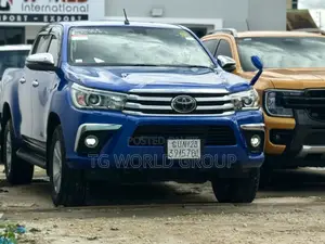Photo - Toyota Hilux 2019 Blue