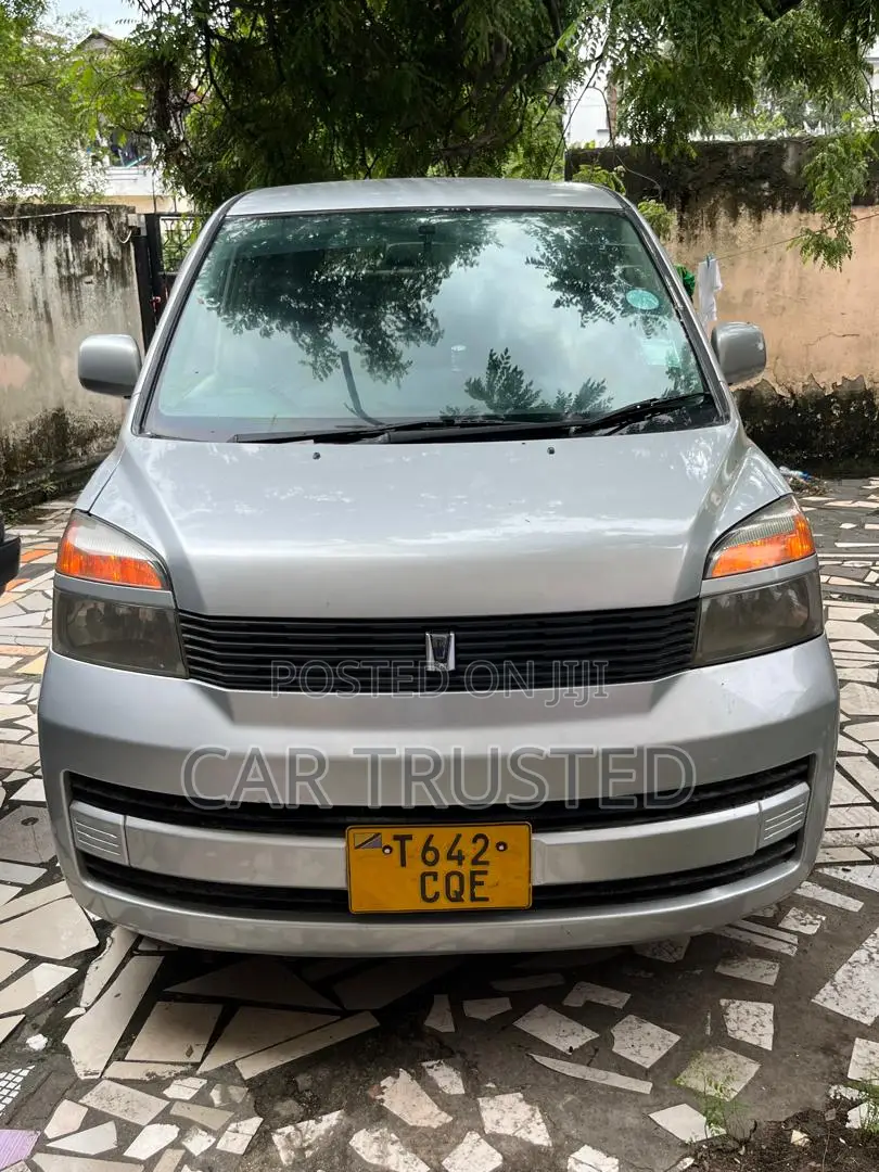 Toyota Noah 2.0 AWD (8 Seater) 2003 Silver