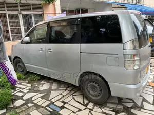 Toyota Noah 2.0 AWD (8 Seater) 2003 Silver