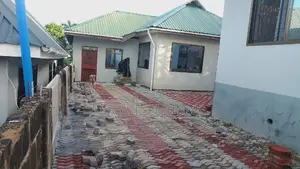 5bdrm House in Changanyikeni Udsm, Kinondoni for sale