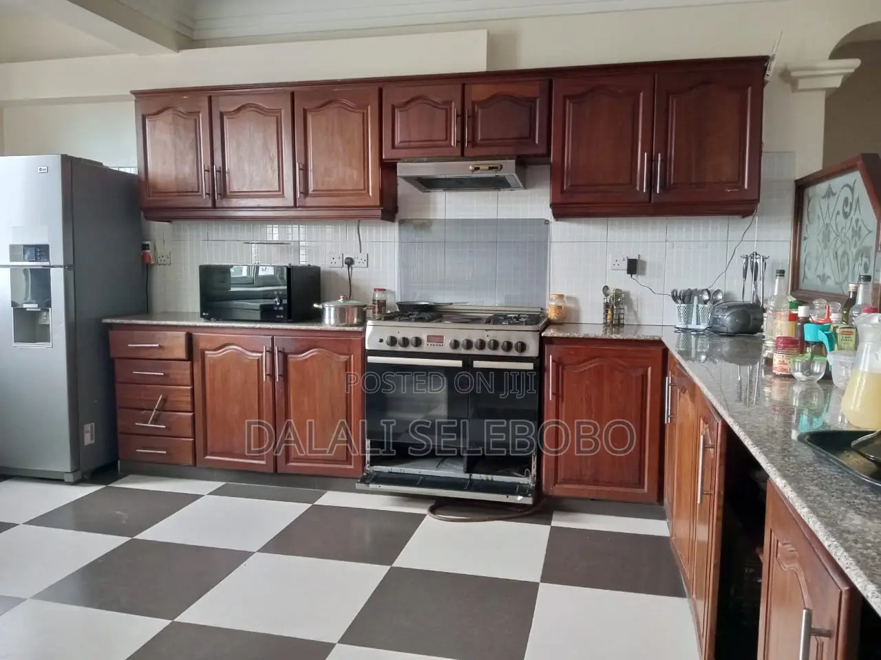 4bdrm Block of Flats in Upanga for sale