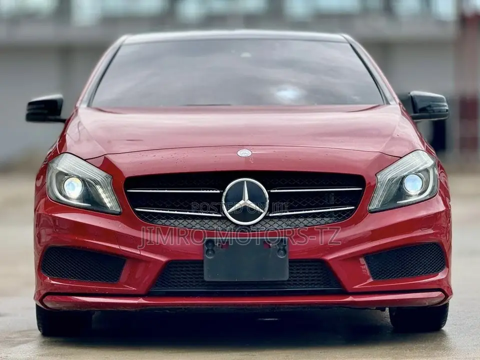 Mercedes-Benz A-Class 2014 Red