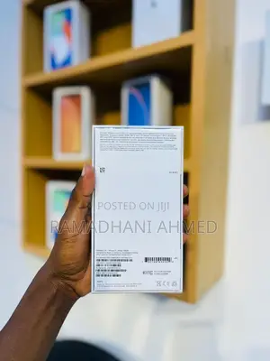 New Apple iPhone 11 128 GB White
