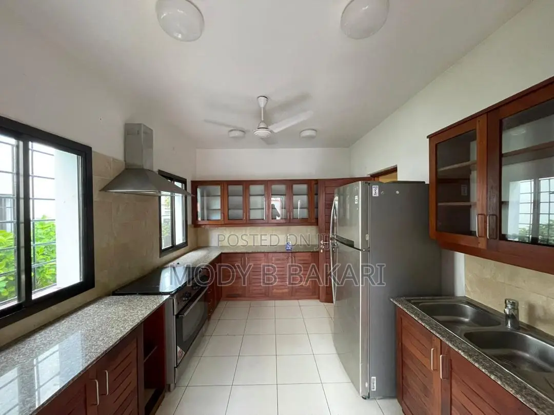 Furnished 4bdrm Villa in Oyster Bay for rent