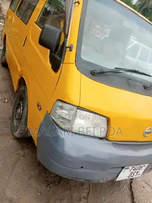 Nissan Vanette 2006 Orange