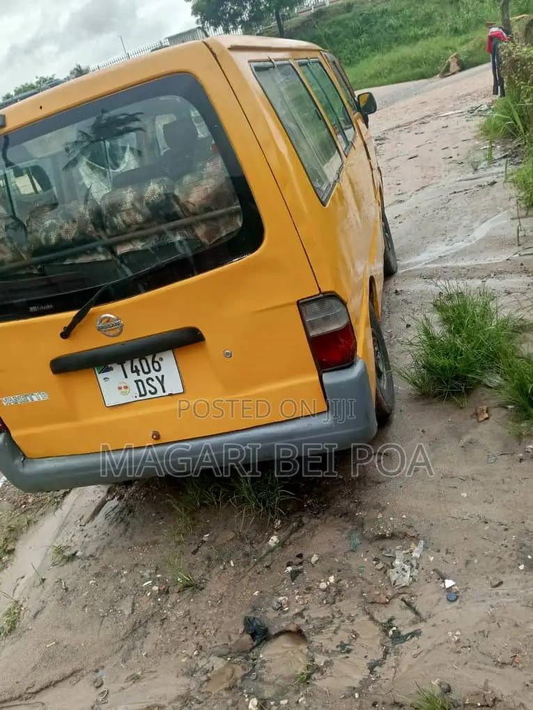 Nissan Vanette 2006 Orange