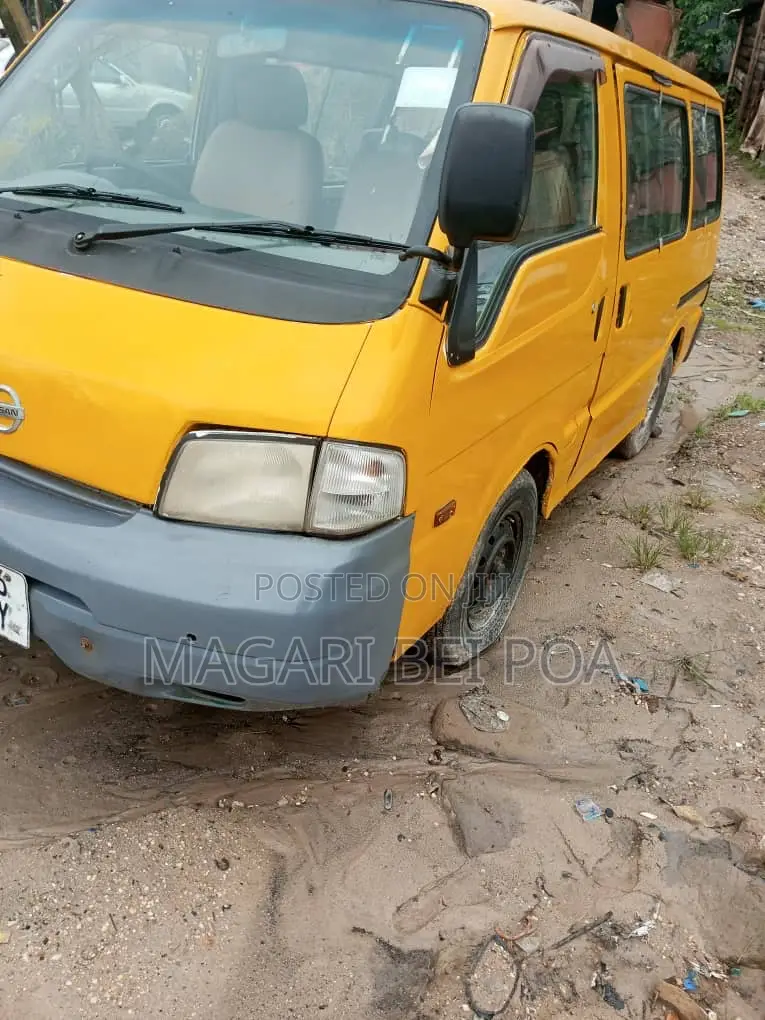 Nissan Vanette 2006 Orange