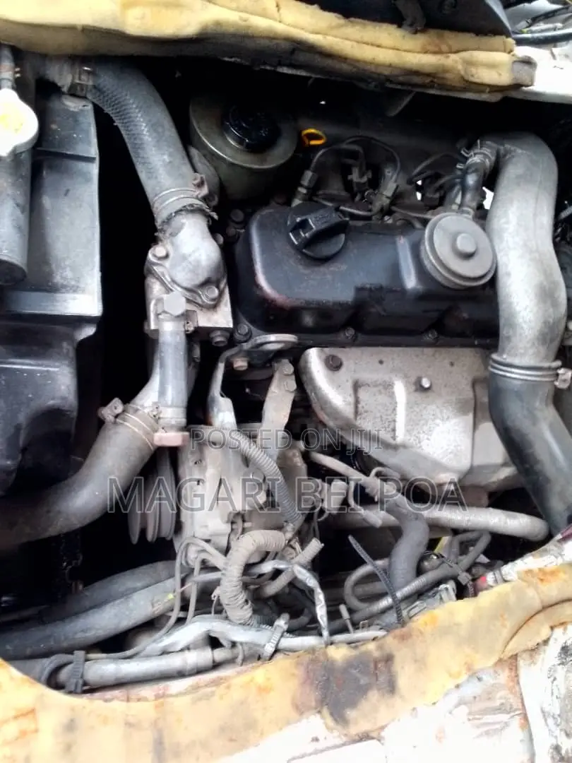 Nissan Caravan (Urvan) 2005 Silver
