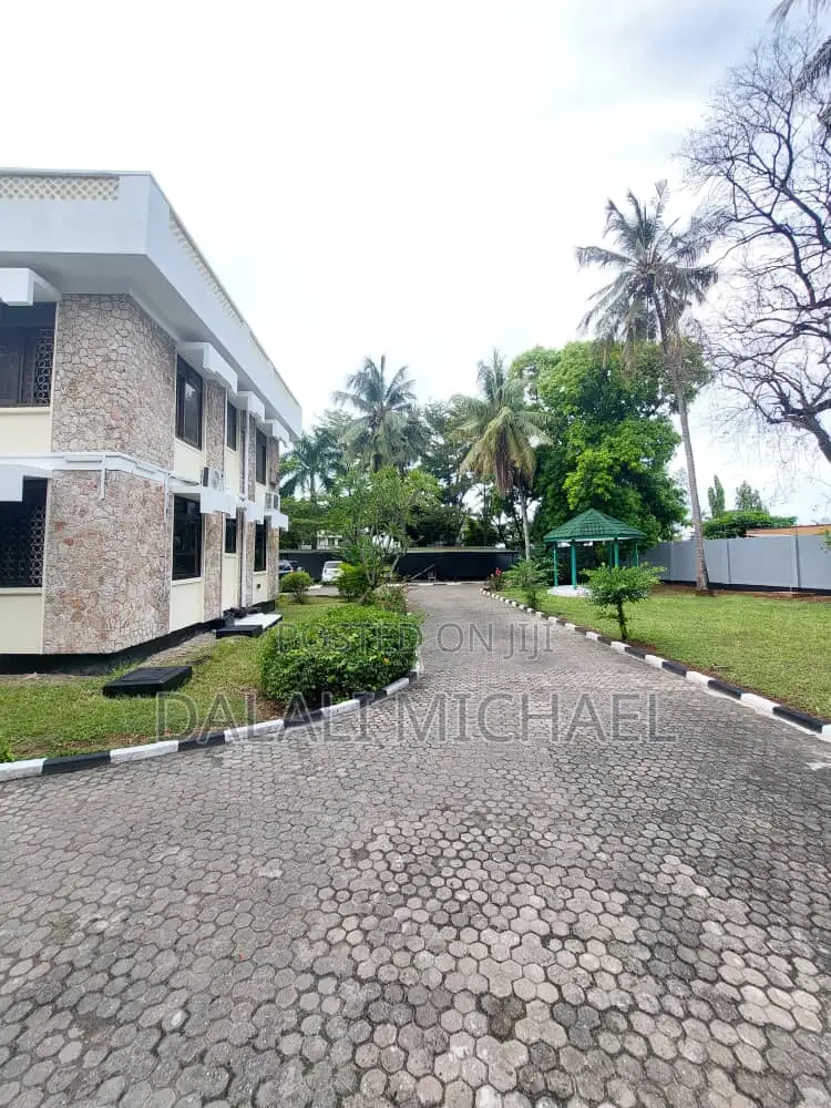 8bdrm Bungalow in Mikocheni for rent