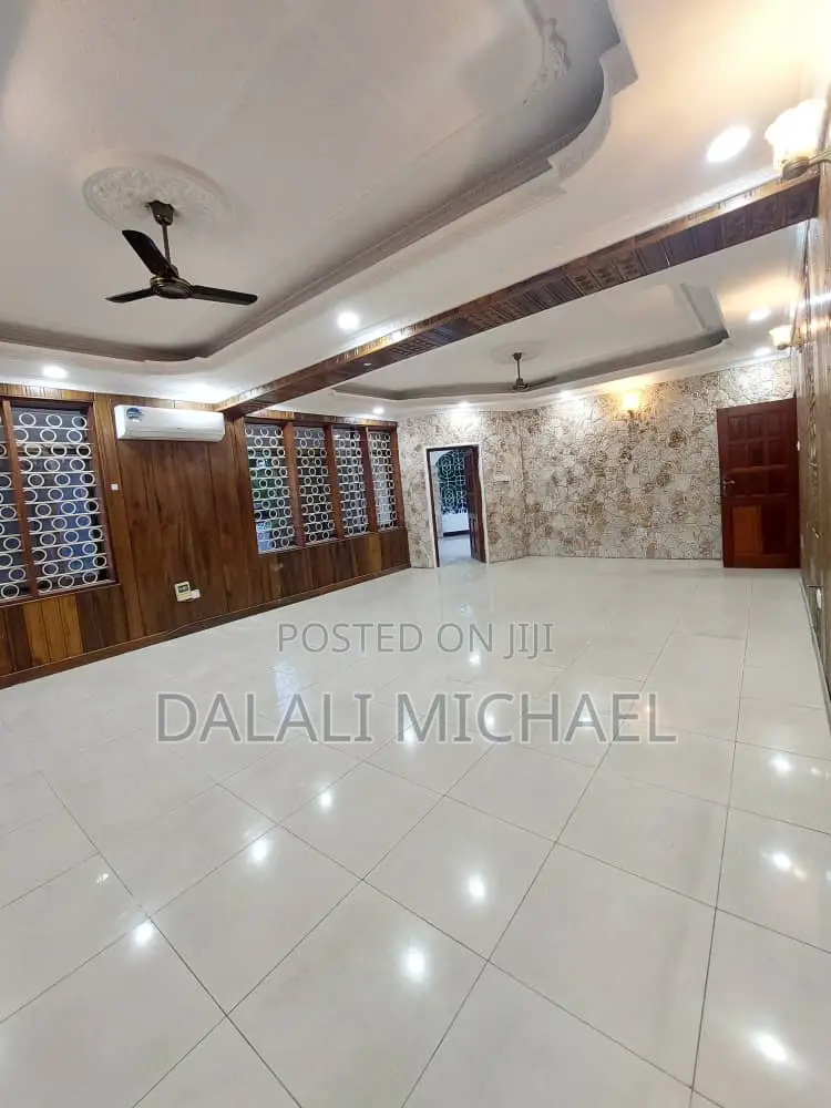 8bdrm Bungalow in Mikocheni for rent