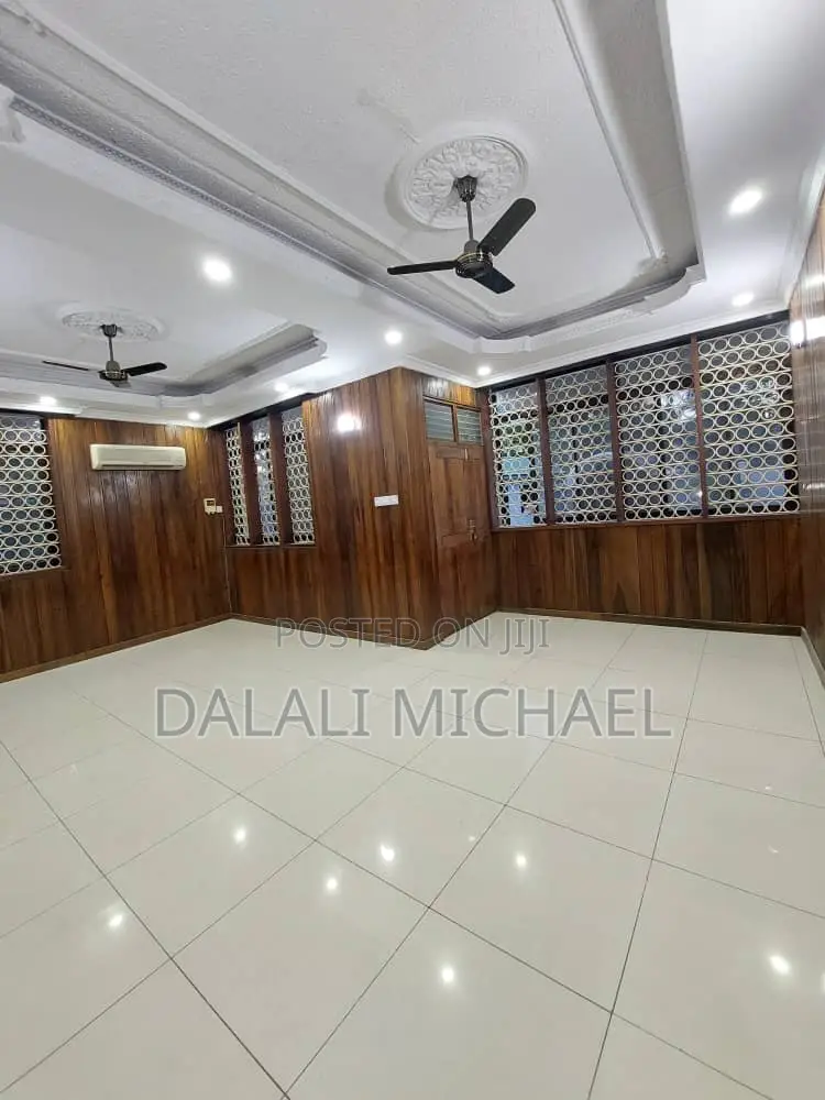 8bdrm Bungalow in Mikocheni for rent