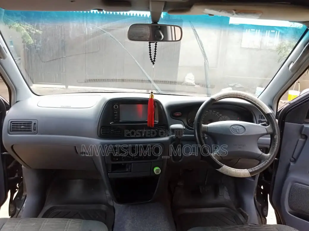 Toyota Noah 2003 Black