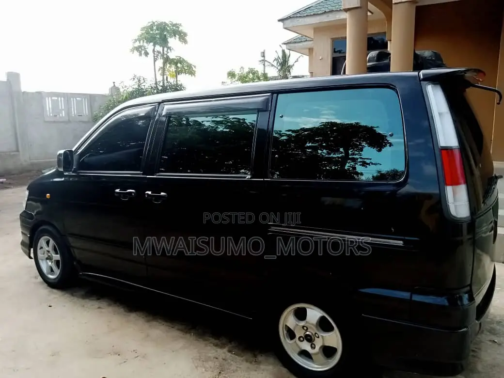 Toyota Noah 2003 Black