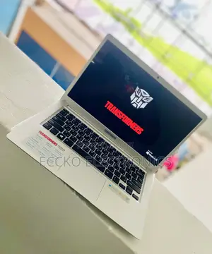 Laptop 4GB Intel HDD+SSD 500GB