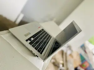 Laptop 4GB Intel HDD+SSD 500GB