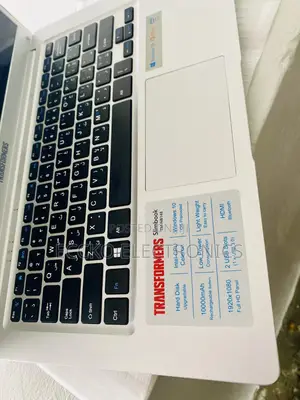 Laptop 4GB Intel HDD+SSD 500GB