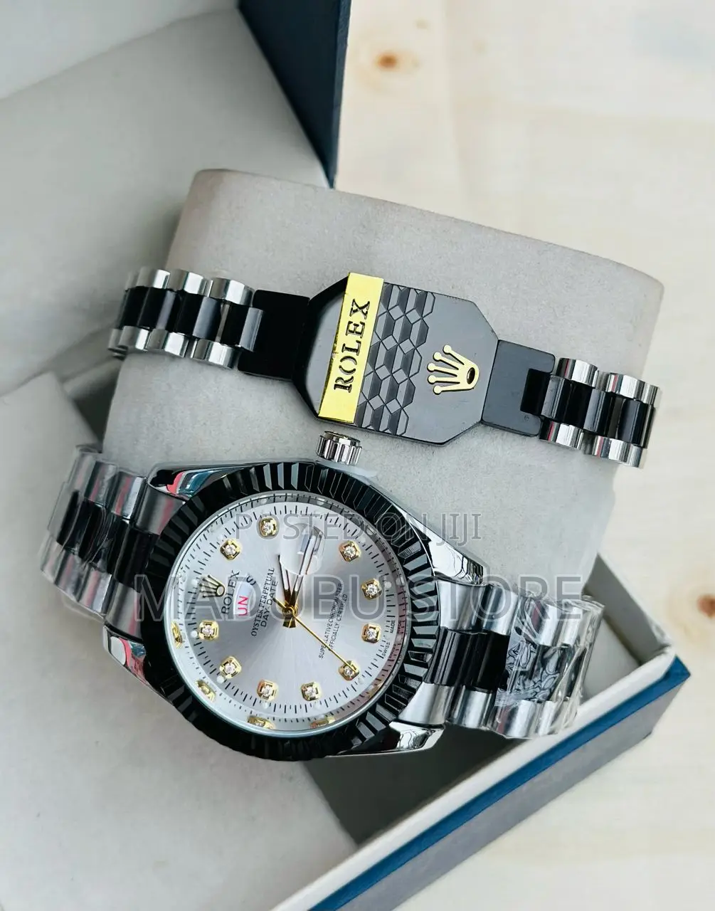 A Set of Watch and Bracelet