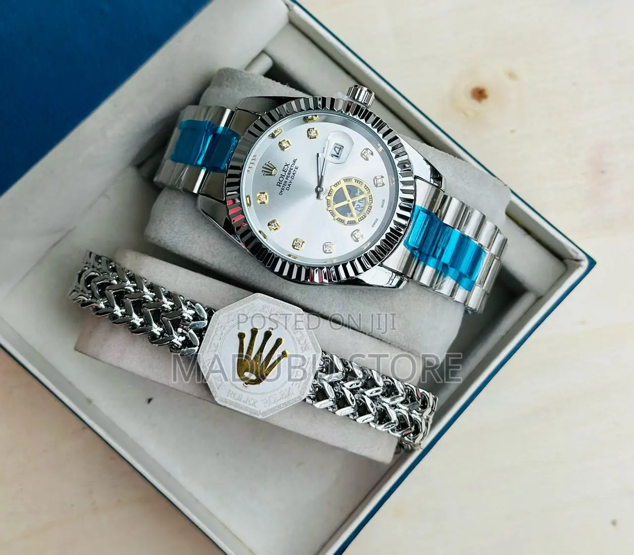 A Set of Watch and Bracelet