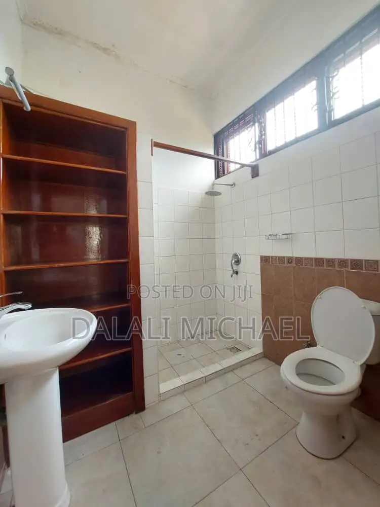 4bdrm House in Tegeta, Kunduchi for sale