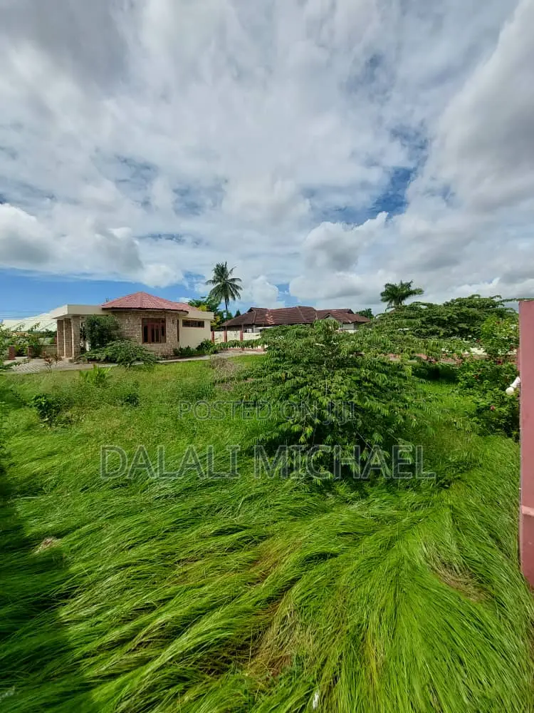 4bdrm House in Tegeta, Kunduchi for sale