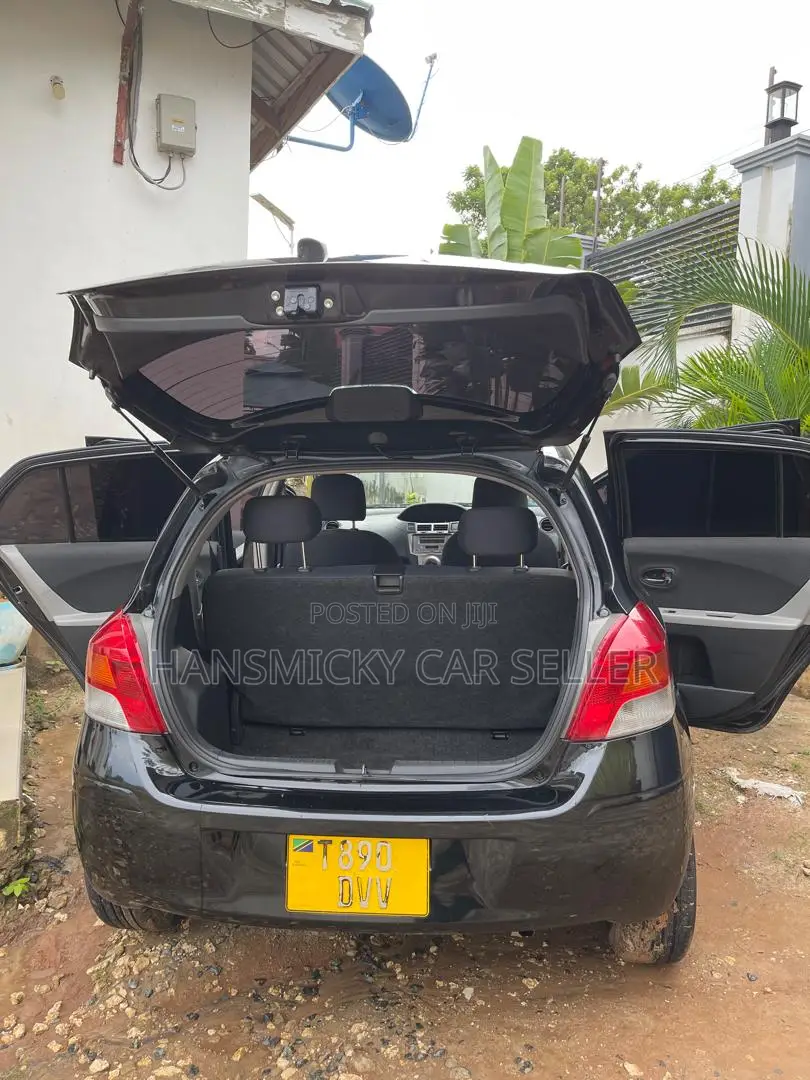 Toyota Vitz 2005 Black