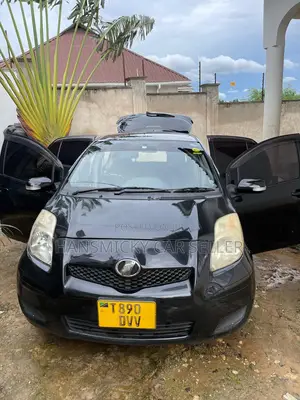 Toyota Vitz 2005 Black