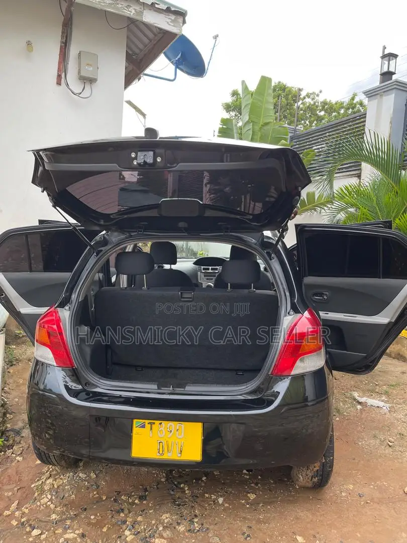Toyota Vitz 2005 Black