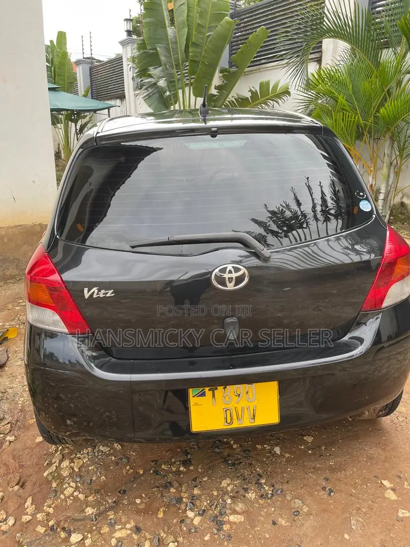 Toyota Vitz 2005 Black