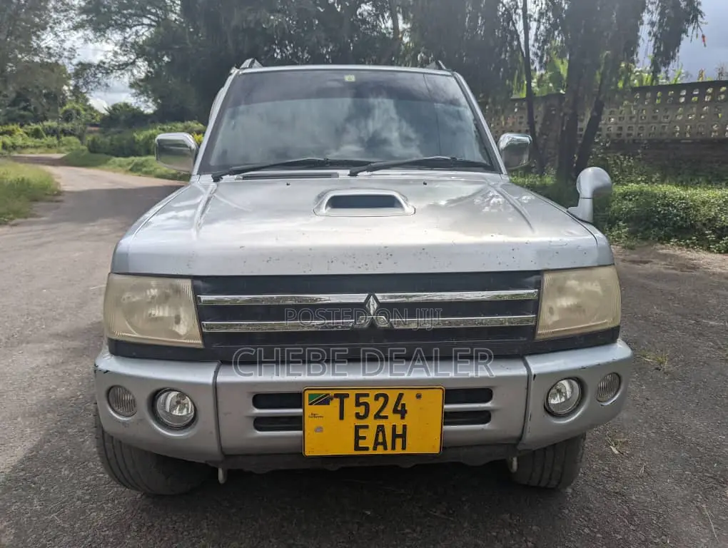 Mitsubishi Pajero 2.5 TD Classic 2006 Black