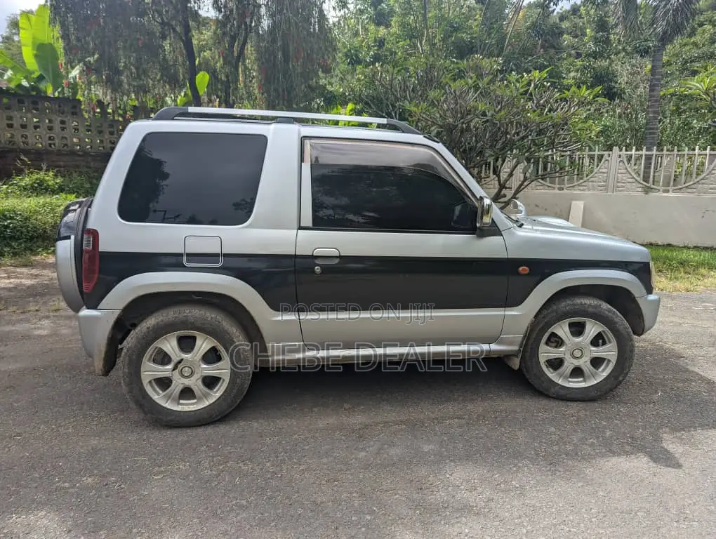 Mitsubishi Pajero 2.5 TD Classic 2006 Black