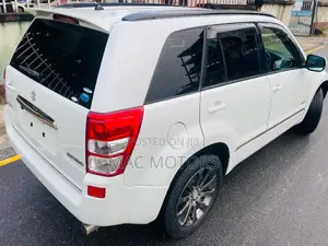 Suzuki Escudo 2013 White
