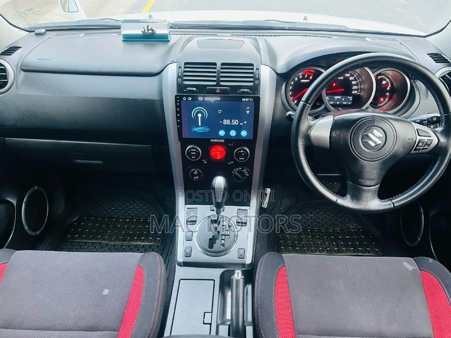 Suzuki Escudo 2013 White