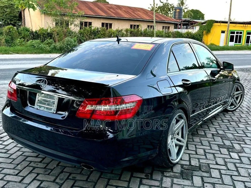 Mercedes-Benz E250 2011 Black