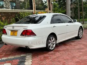 Toyota Crown Royale 2005 White