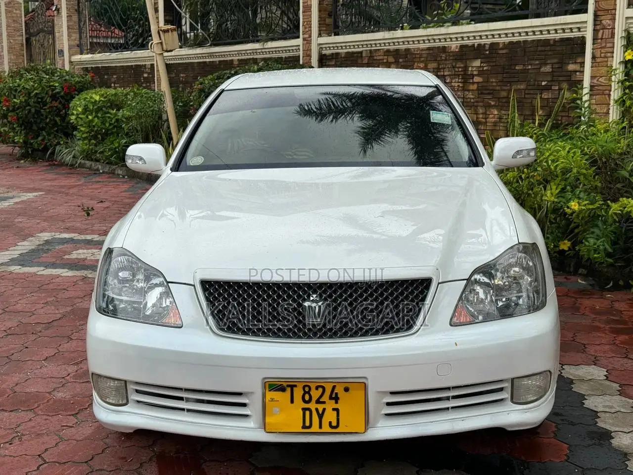 Toyota Crown Royale 2005 White