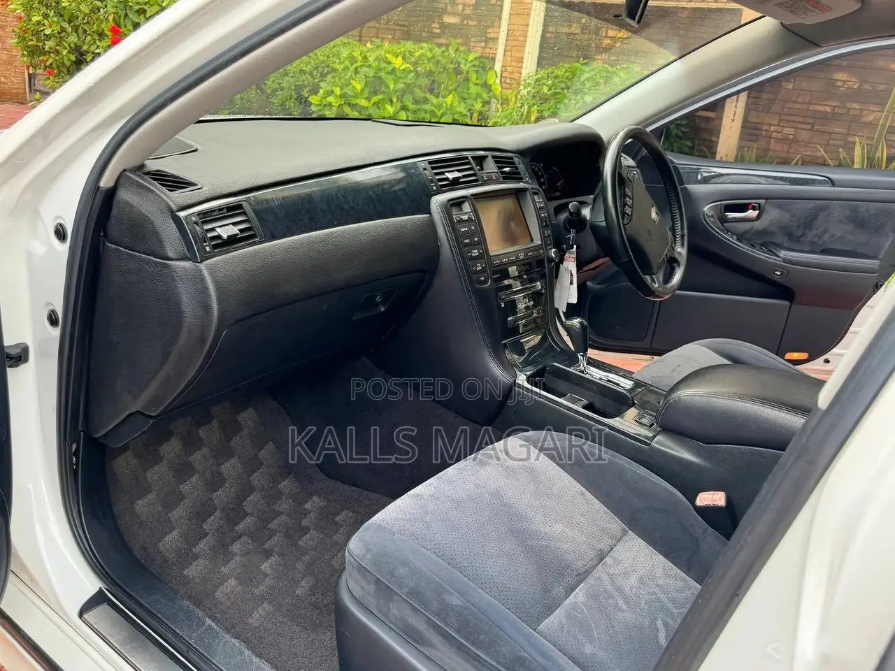 Toyota Crown Royale 2005 White