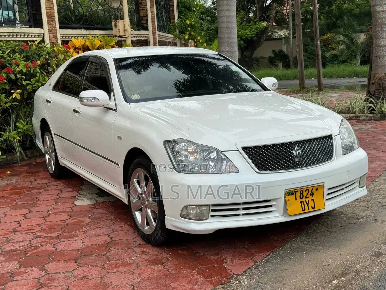 Toyota Crown Royale 2005 White