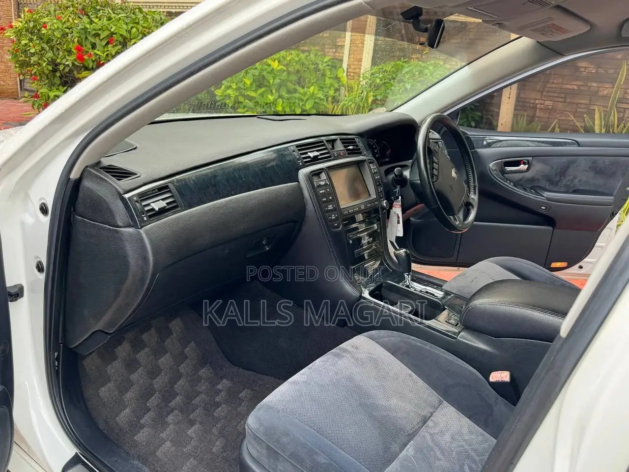 Toyota Crown Royale 2005 White