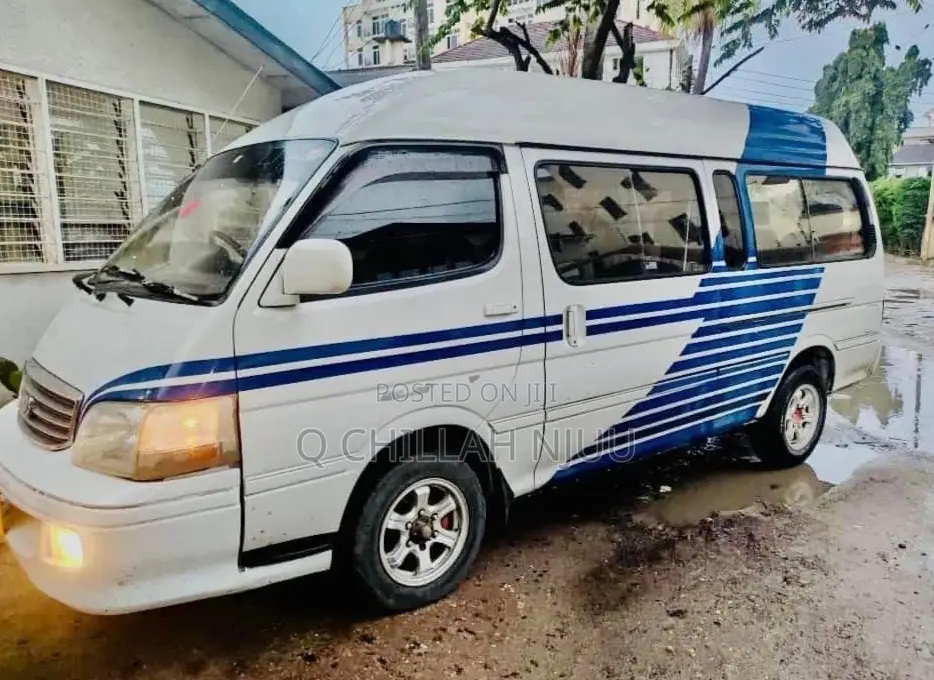 Toyota HiAce 2009 White