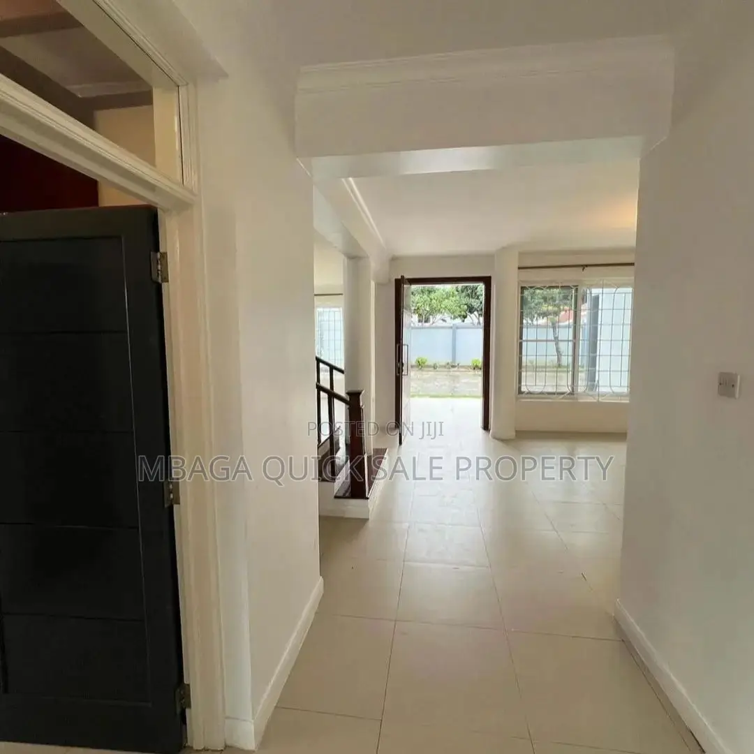 4bdrm House in Mbez Beach for rent