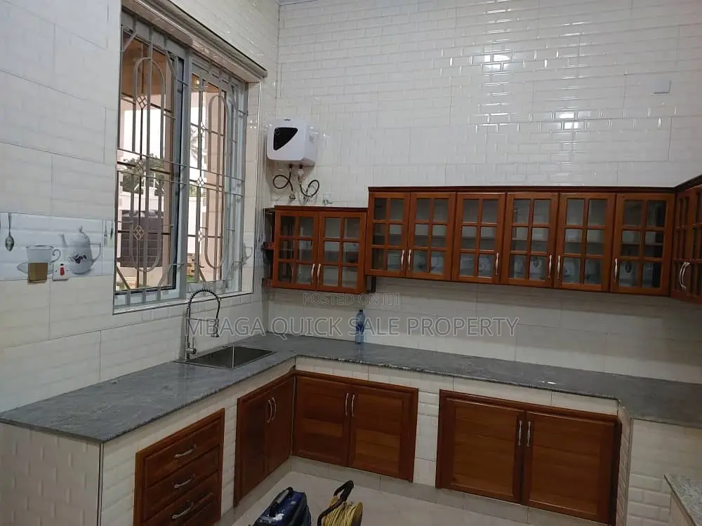 5bdrm Bungalow in Goba  Kwa  Awadh for sale