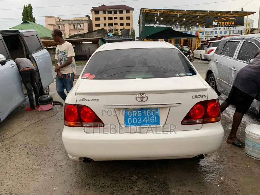 Toyota Crown 2006 White